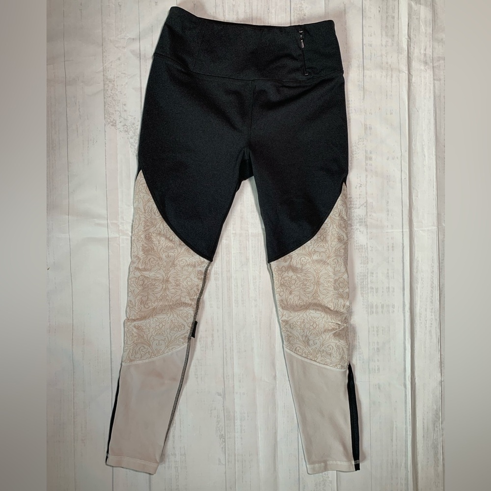 Calia by Carrie Underwood Limited Edition leggings. High rise. Size M.